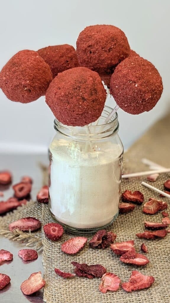Image of Strawberry Cake Pops
