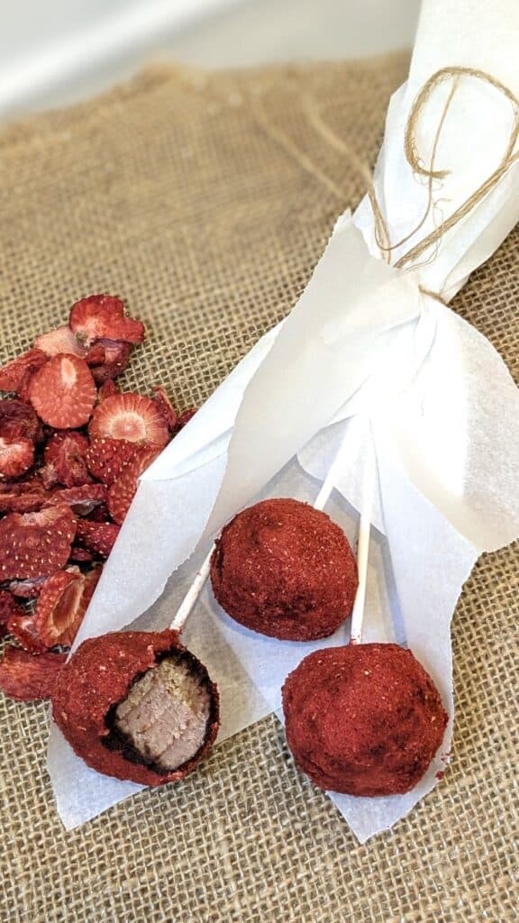 Image of Strawberry Cake Pops