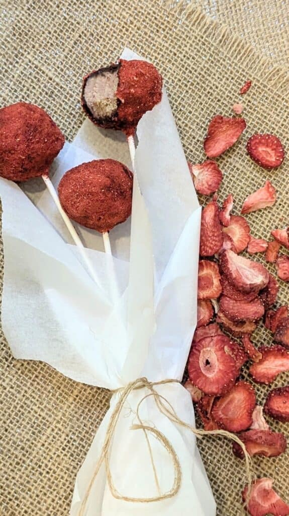 Image of Strawberry Cake Pops