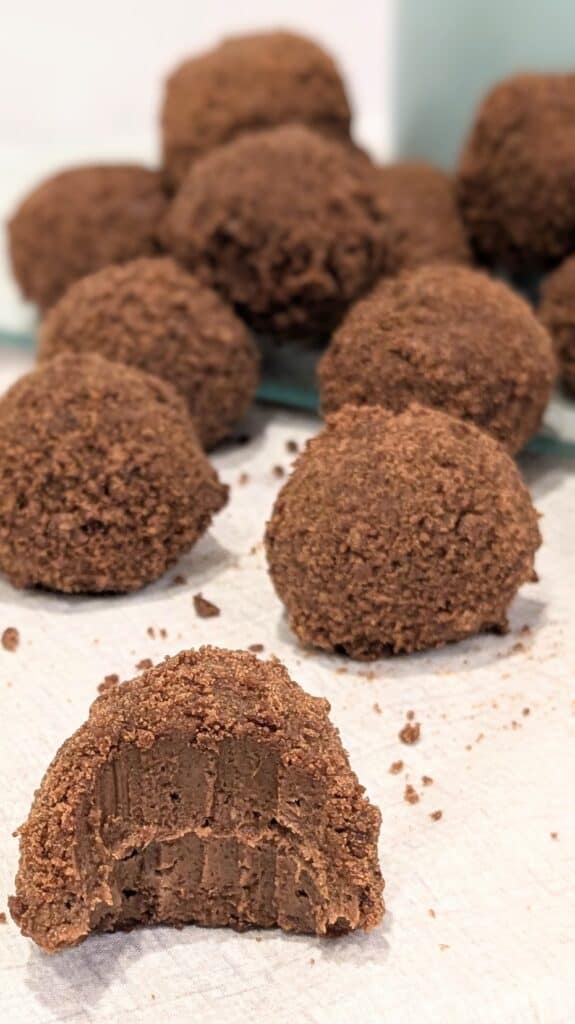 Image of Chocolate Cheesecake Energy Balls