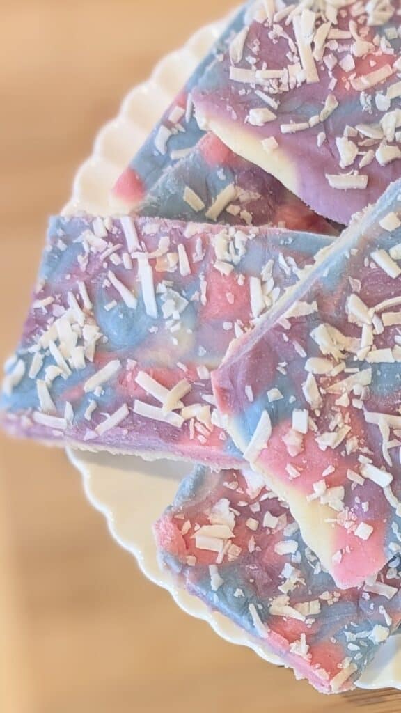 Easy Unicorn Frozen Yogurt Bark