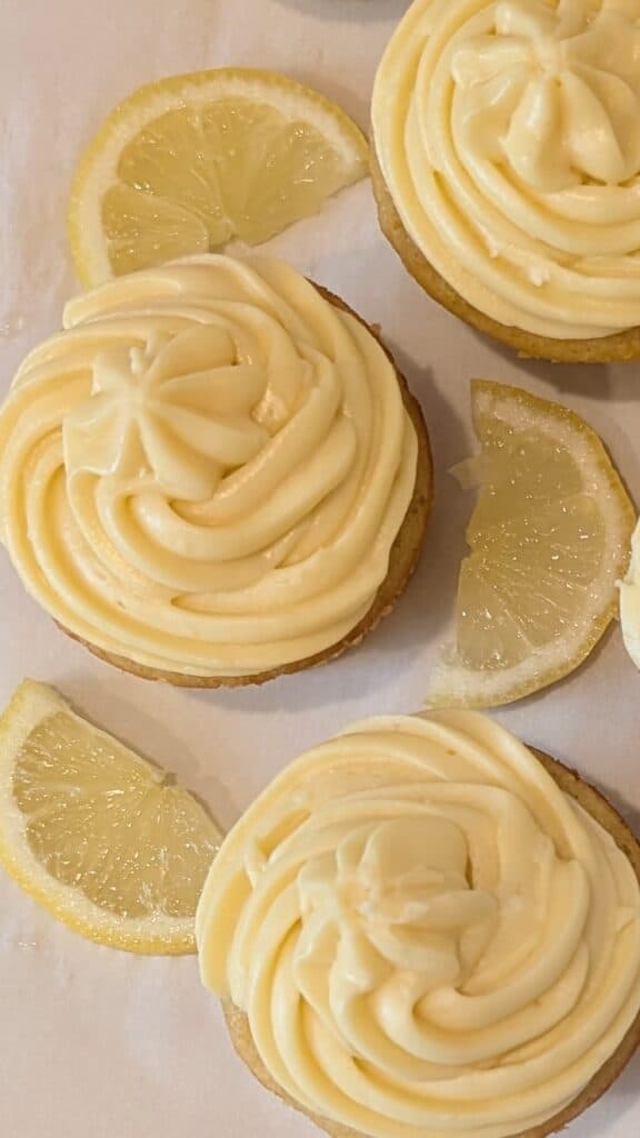 Lemon Cream Cheese Buttercream Frosting